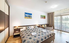 Besenova Apartman Korzar